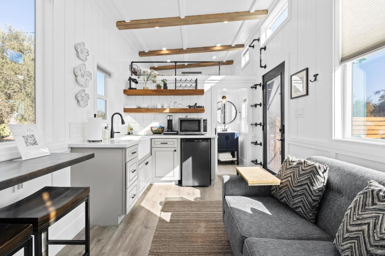 Tiny Home | Lewis Ranch 1 Lindsay Bagian luar foto